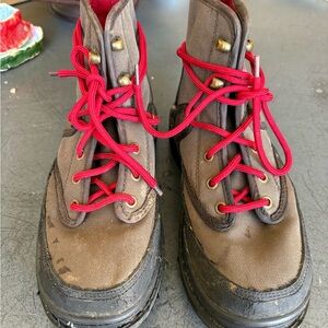 Fly fishing Brown Canvas Hiking Boots with Red Laces